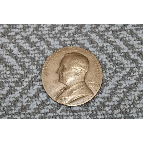 President Harry S. Truman Inauguration Bronze Medal - 1945 & 1949 - Picture 3 of 4